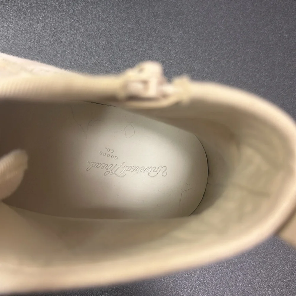 Universal thread women’s cream lace up platform canvas shoes size 9